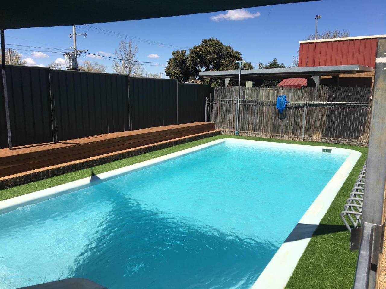 Camellia Motel Narrandera Bagian luar foto